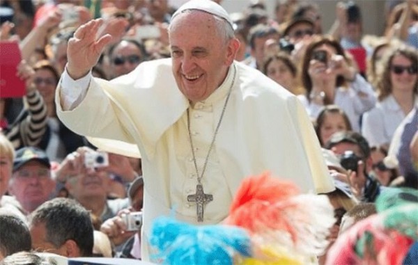 Papa Francisco perde a paciência com fiel e web reage 